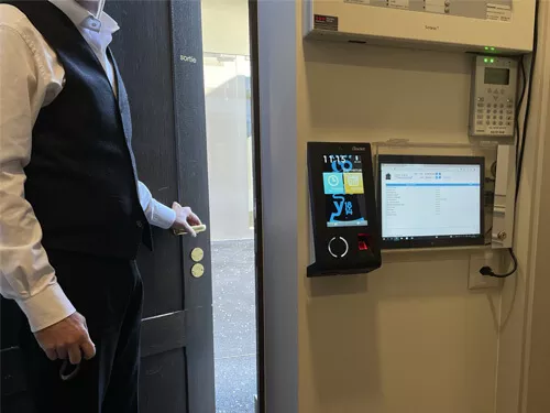 Quels conseils la Commune de Cologny donne-t-elle aux futurs managers de Kelio ?