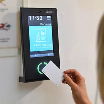 Organisieren Sie problemlos Ihre Teams in Lagern und Filialen