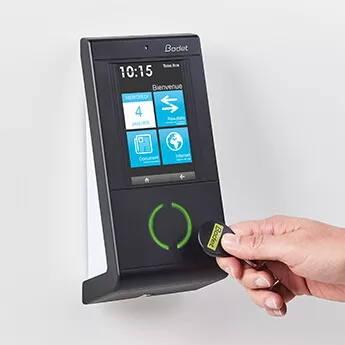 Pourquoi Medizentrum a opté pour une timbreuse physique ?